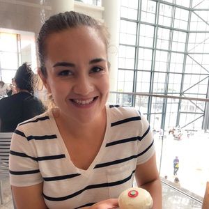 Meet your Posher, Lauren